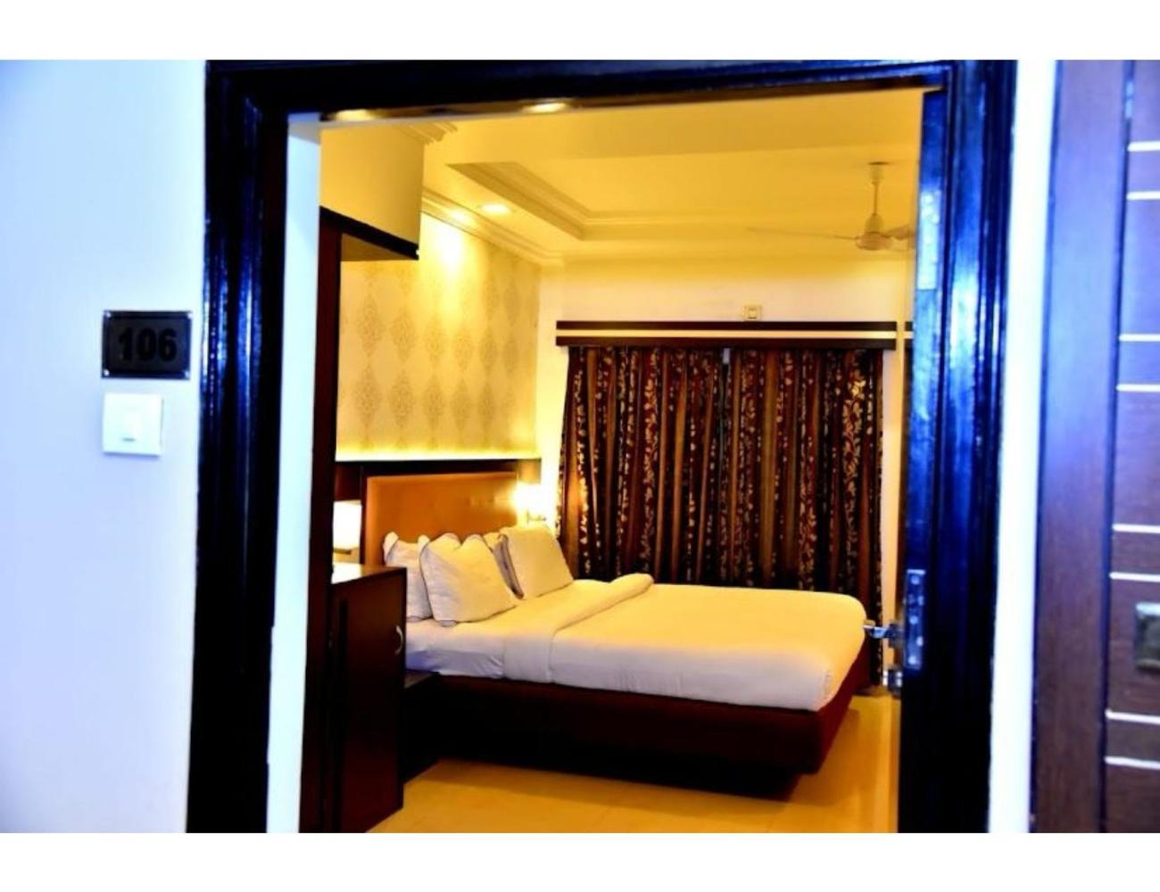 The Grand Krishna Luxury Hotel, Chikmagalūr Exteriör bild