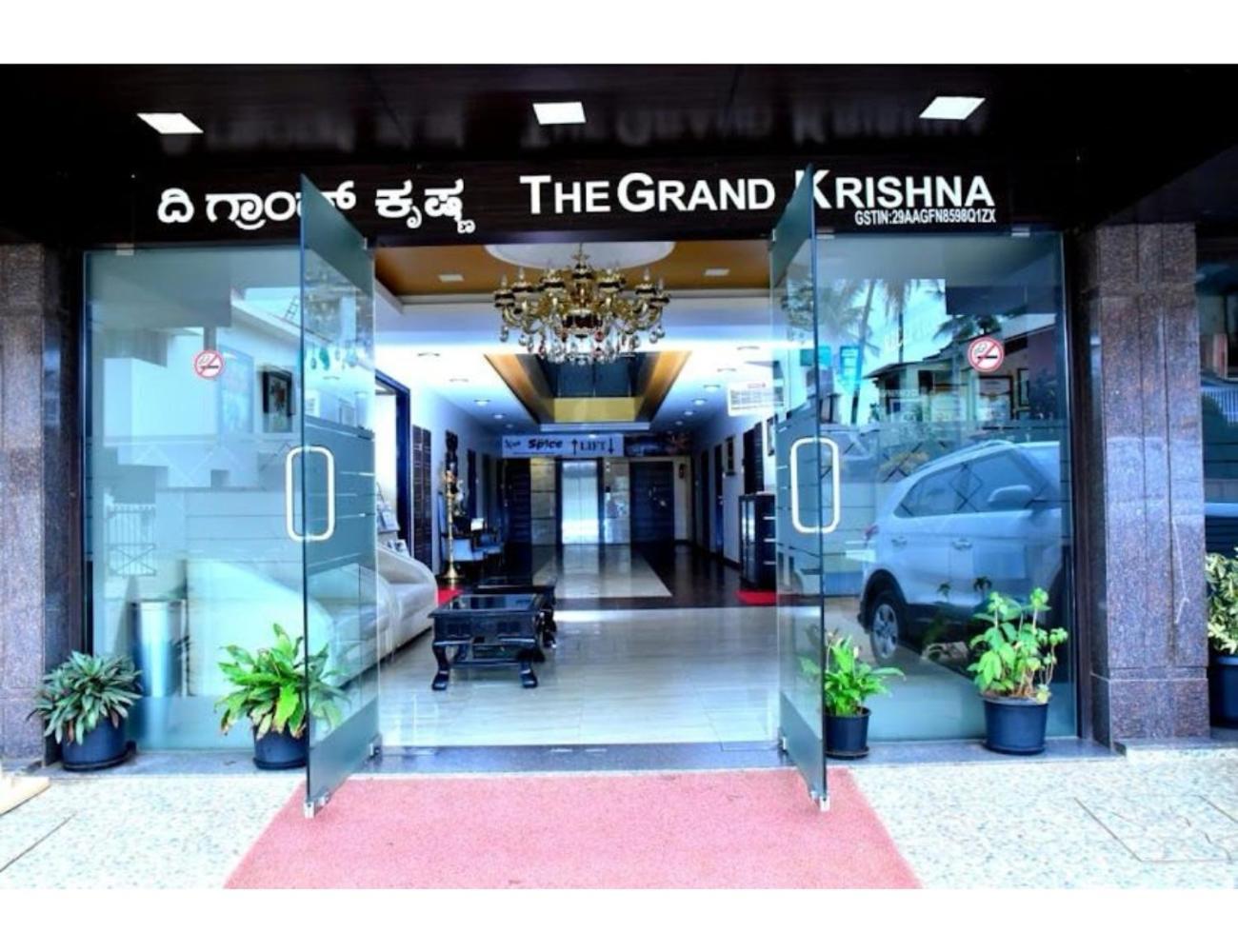 The Grand Krishna Luxury Hotel, Chikmagalūr Exteriör bild