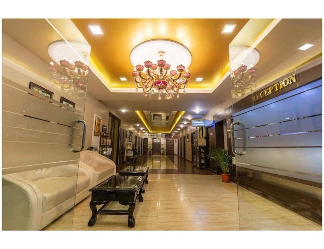 The Grand Krishna Luxury Hotel, Chikmagalūr Exteriör bild